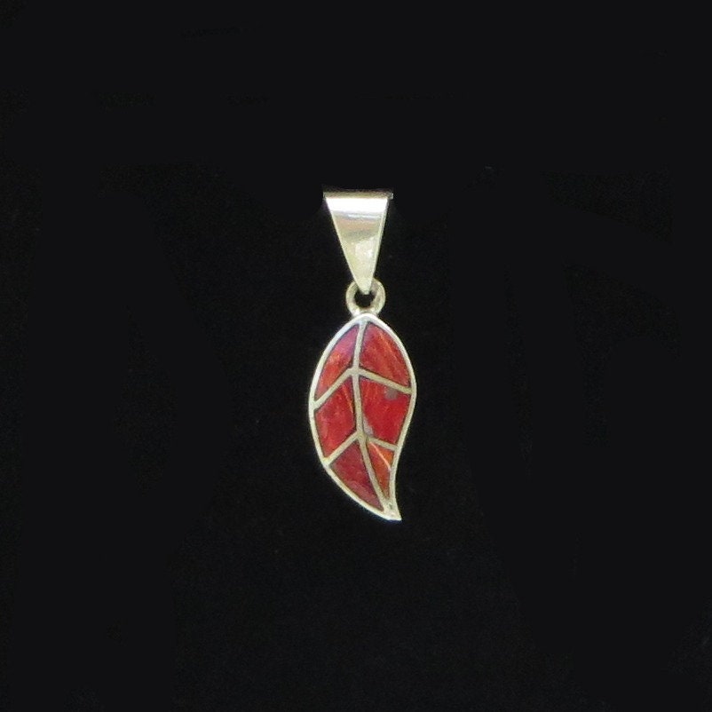Coca Leaf Pendant with Stone Inlay Peru 950 Silver Sacred Valley PH27