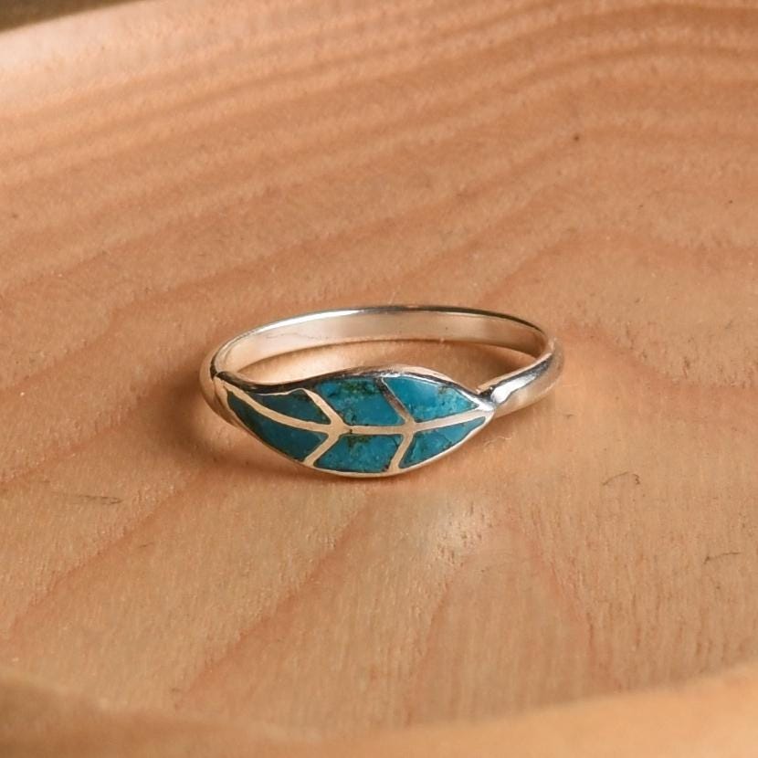Coca Leaf Ring Size 8 Peru 950 Silver with Turquoise Inlay Sacred Valley R52512