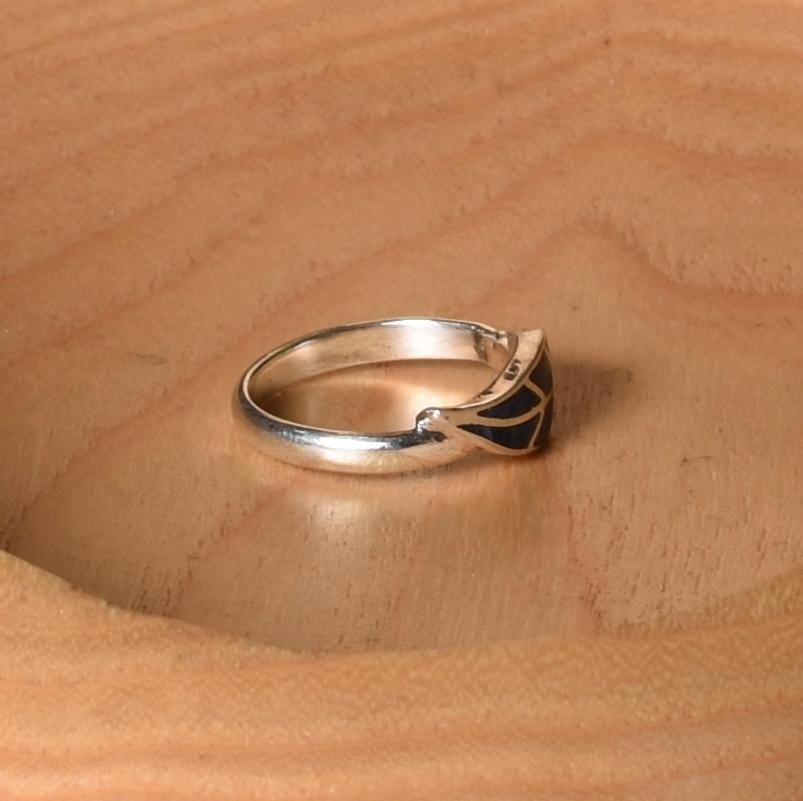 Coca Leaf Ring Size 6 Peru 950 Silver with Stone Inlay Sacred Valley R52520