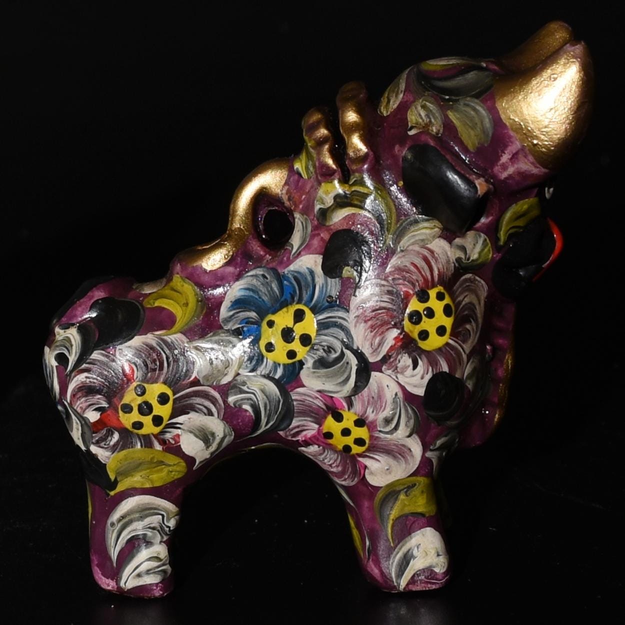 Pair of Ceramic Pucara Bulls hand painted Sacred Valley Peru B52508
