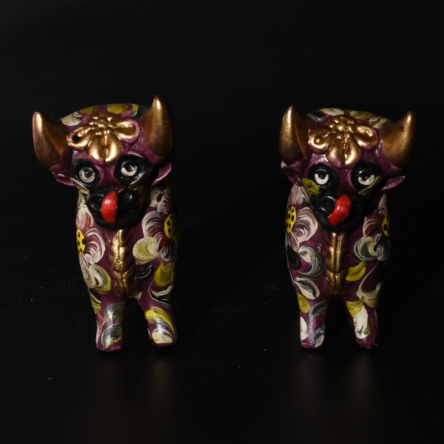 Pair of Ceramic Pucara Bulls hand painted Sacred Valley Peru B52508