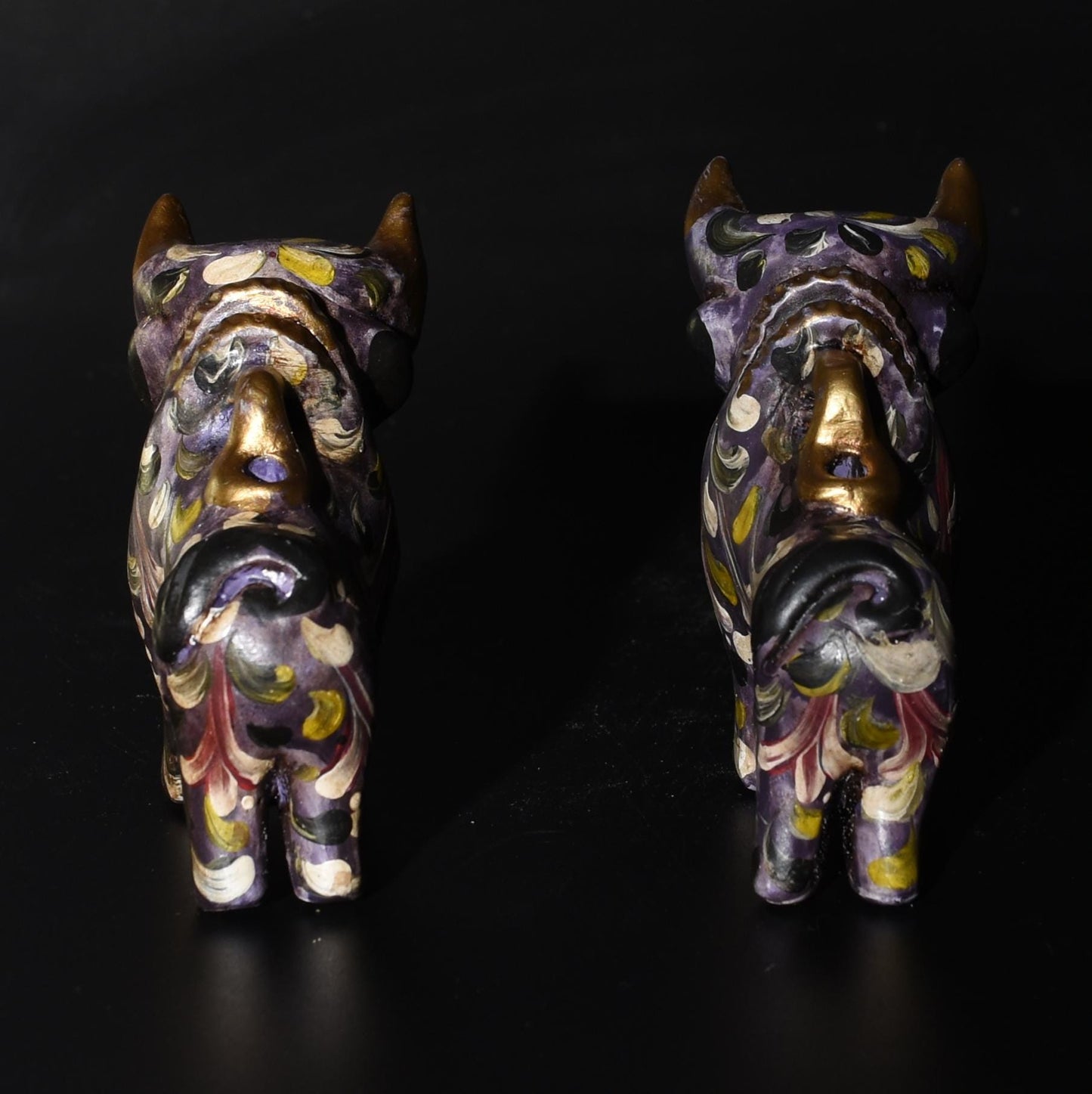Pair of Ceramic Pucara Bulls hand painted Sacred Valley Peru B52507