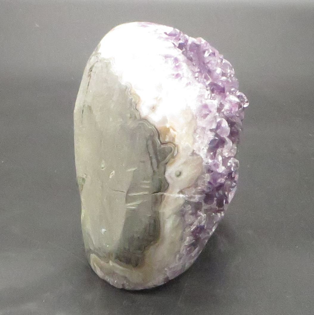 Amethyst Crystal Geode 4" tall 3 7/8" wide 44 ounces LWAG107