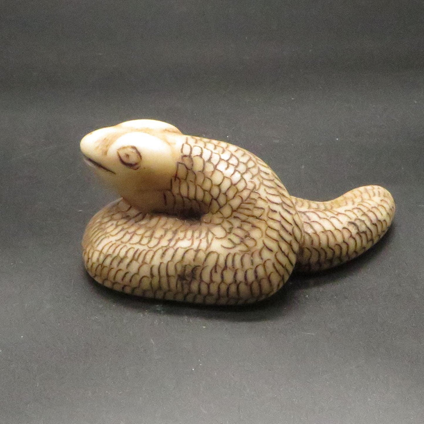 Alabaster Caliza Stone Snake hand carved Sacred Valley Peru P24-15