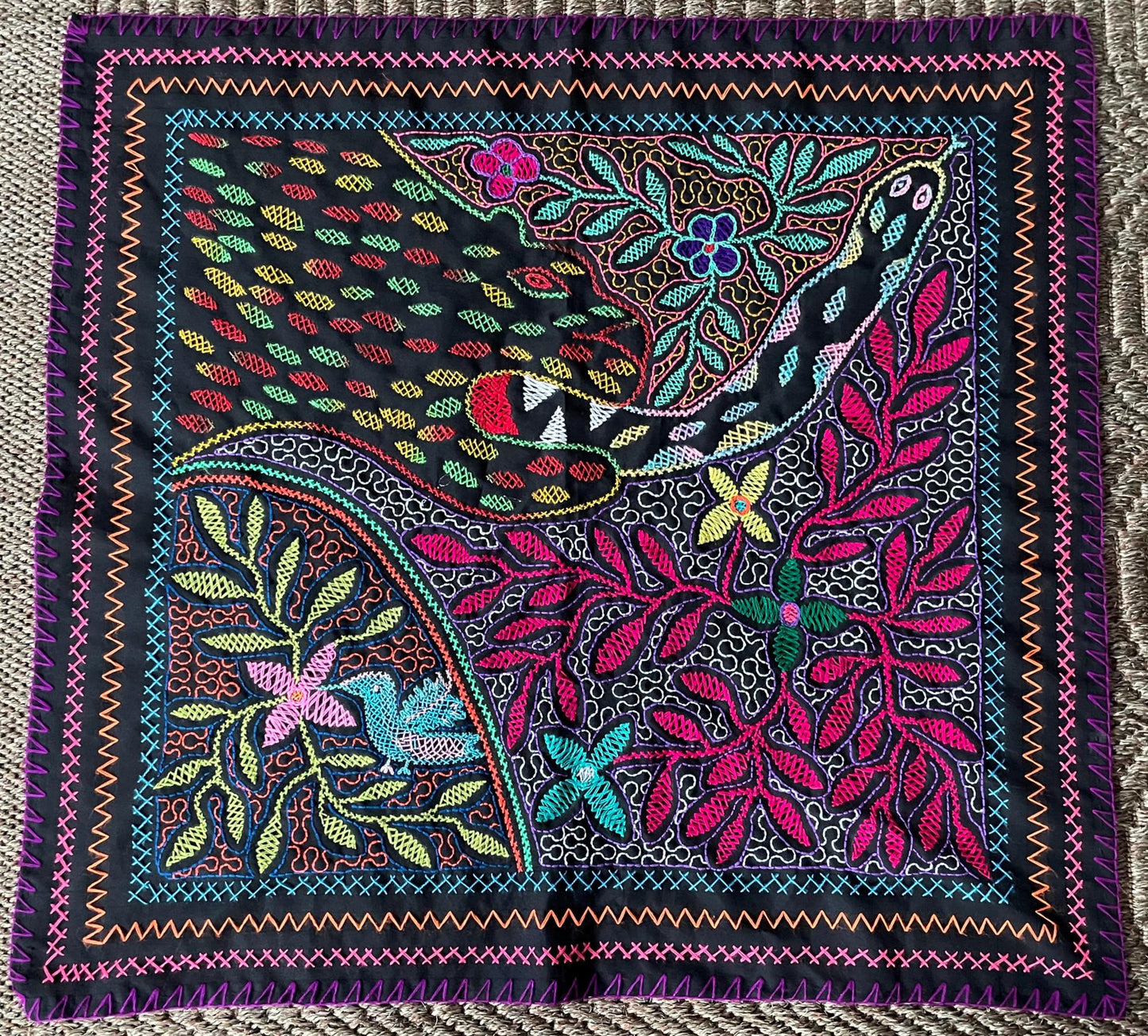 Shipibo Hand Embroidered Tapestry Altar Cloth Jaguar Snake Hummingbird Flowers Icaros Ayahuasca Vine 26.5" x 28.5" P2512
