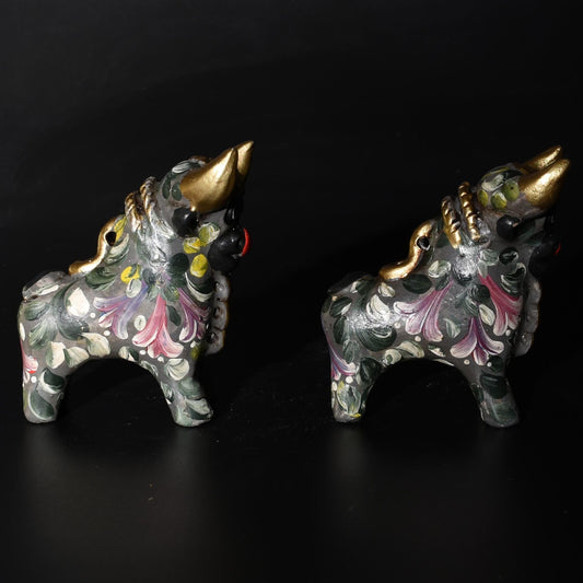 Pair of Ceramic Pucara Bulls hand painted Sacred Valley Peru B52506