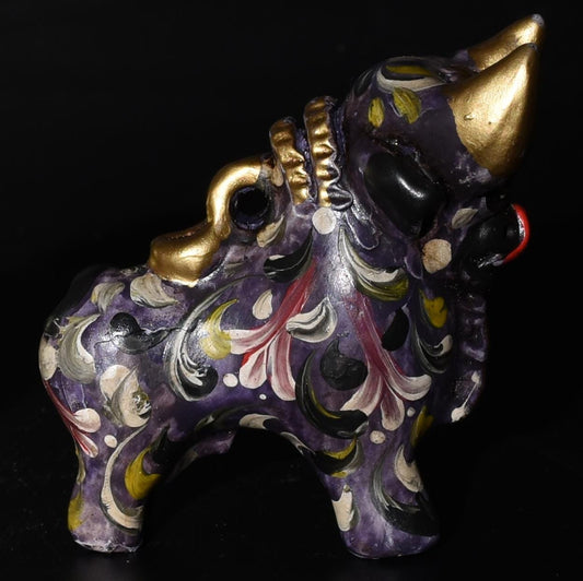 Pair of Ceramic Pucara Bulls hand painted Sacred Valley Peru B52507