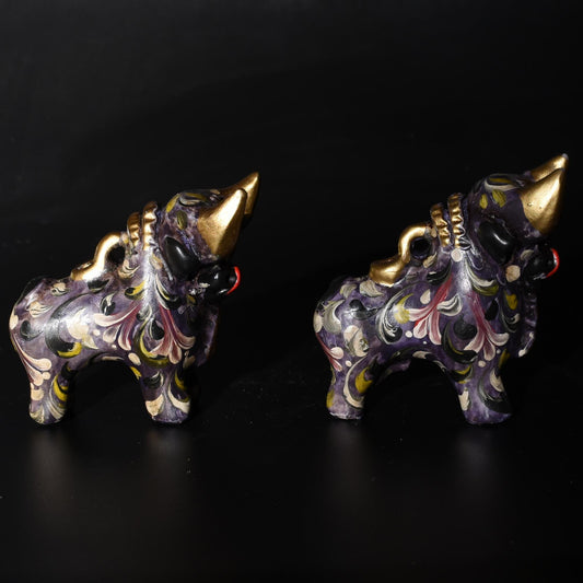Pair of Ceramic Pucara Bulls hand painted Sacred Valley Peru B52507