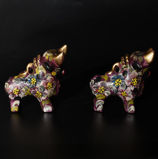 Pair of Ceramic Pucara Bulls hand painted Sacred Valley Peru B52508