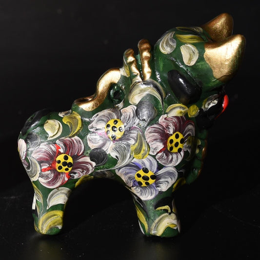 Pair of Ceramic Pucara Bulls hand painted Sacred Valley Peru B52510