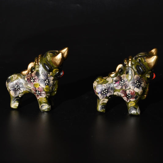 Pair of Ceramic Pucara Bulls hand painted Sacred Valley Peru B52501