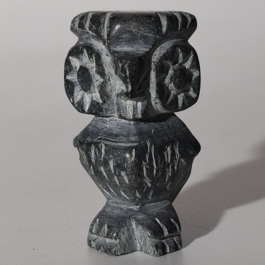 Stone Carving Owl Power Animal Black Serpentine Small hand crafted Sacred Valley Peru S52531