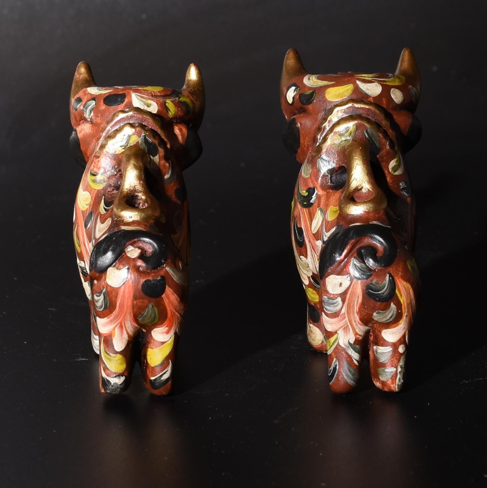 Pair of Ceramic Pucara Bulls hand painted Sacred Valley Peru B52509 - Shaman Things