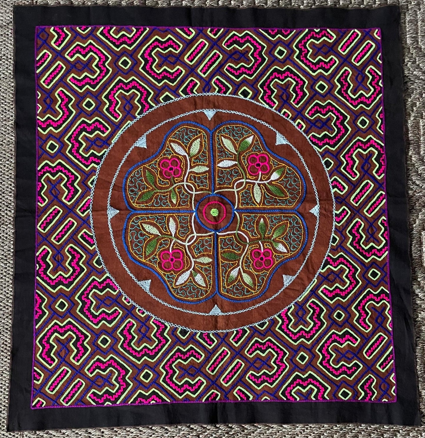 Shipibo Hand Embroidered Tapestry Altar Cloth Sun Flowers Icaros Ayahuasca Vine 27" x 28.5" P2516 - Shaman Things