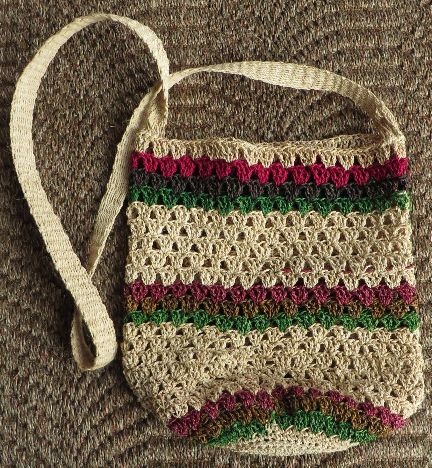 Shipibo/Conibo Hand Crafted Woven Palm Reed Shoulder Bag 11" x 12" B4