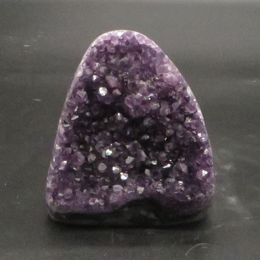 Amethyst Crystal Geode 3 7/8" tall 3 1/4" wide 25 ounces  LWAG105