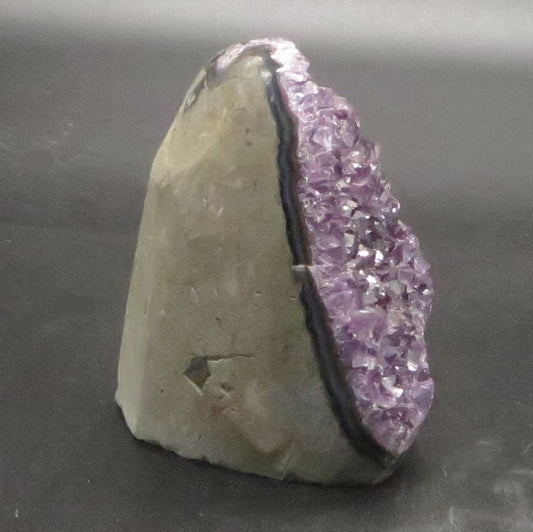 Amethyst Crystal Geode 3 7/8" tall 3 1/4" wide 25 ounces  LWAG105