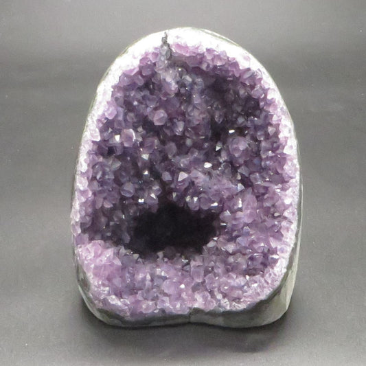 Amethyst Crystal Geode 5" tall 3 3/4" wide 39 ounces LWAG104