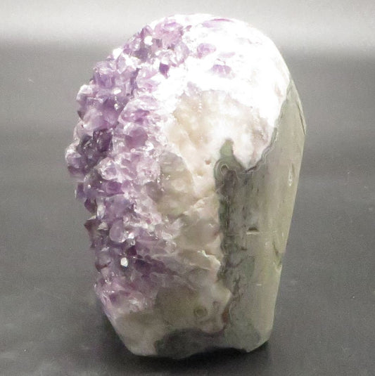 Amethyst Crystal Geode 4" tall 3 7/8" wide 44 ounces LWAG107
