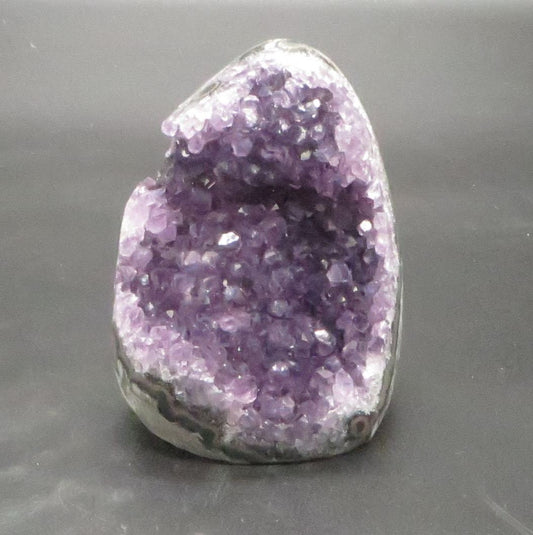 Amethyst Crystal Geode 4" tall 3" wide 22 ounces LWAG106